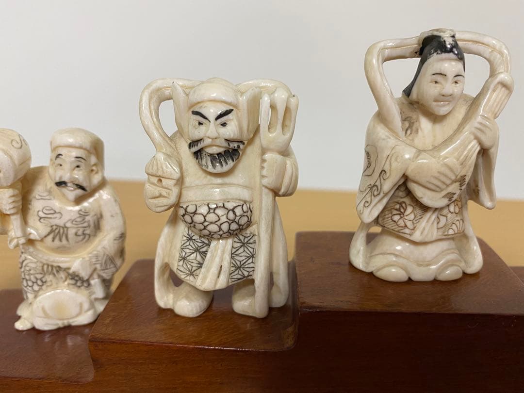 七福神 細密彫刻 時代物 東洋彫刻 縁起物 開運 置物 象牙風