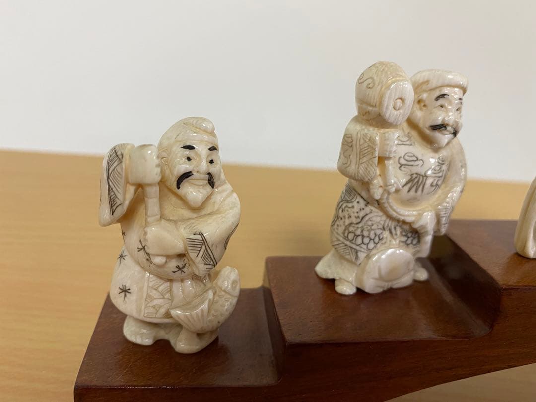 七福神 細密彫刻 時代物 東洋彫刻 縁起物 開運 置物 象牙風