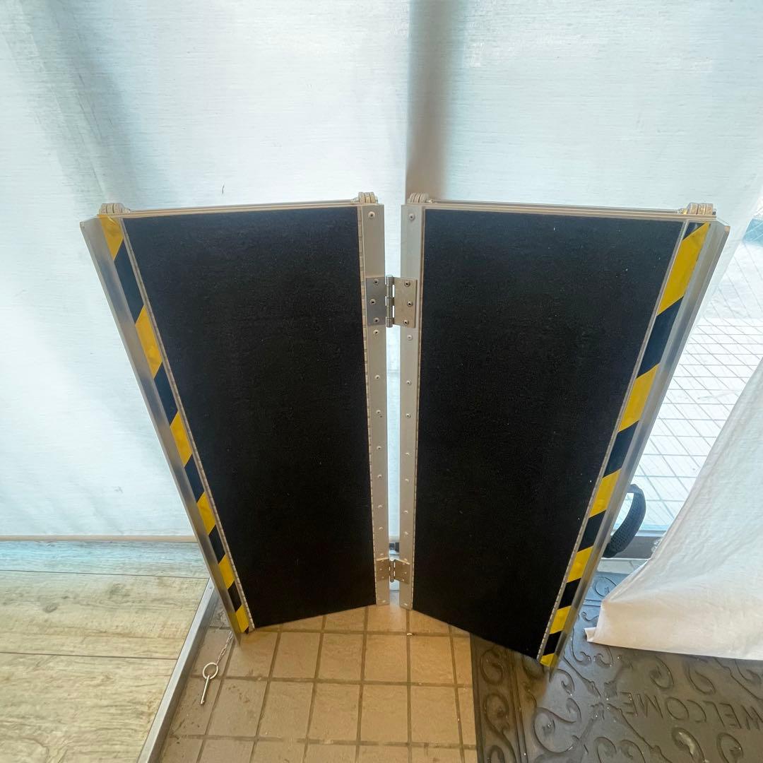 ま*ん様 耐荷重300kg】アルミスロープ 折りたたみ式 車椅子 自転車 持ち手