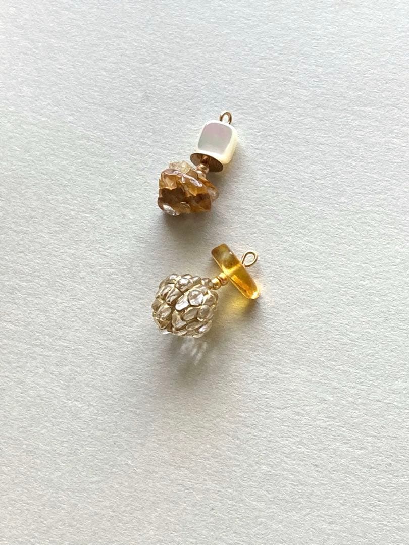 no.0043 黒斑入りのクォーツと蕾のボトル　一点物