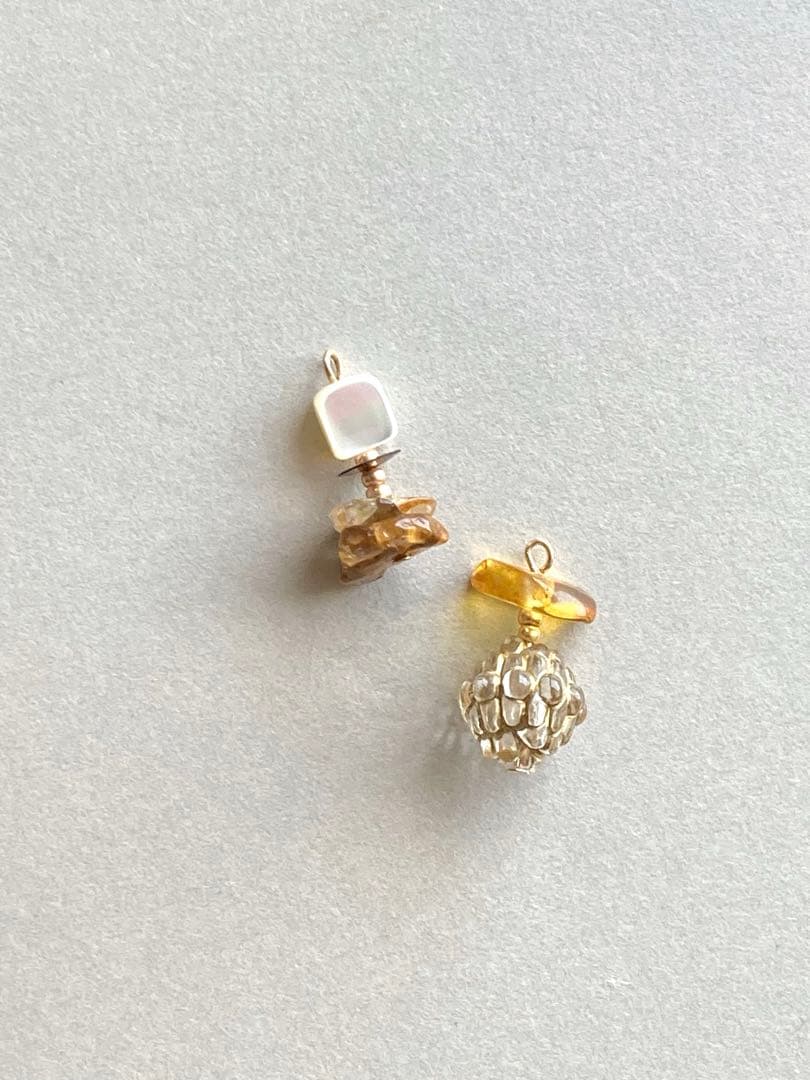 no.0043 黒斑入りのクォーツと蕾のボトル　一点物