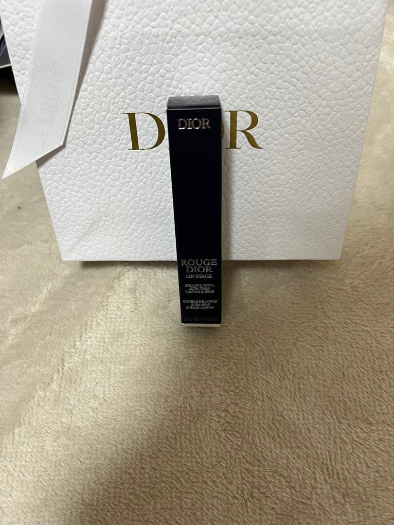 ルージュ ディオール オン ステージ　222 コンフィデント ヌード シャイン