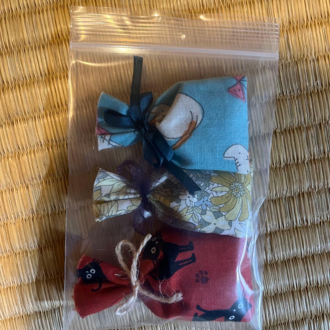 値下げ！手縫いパッチワーク　ベッドカバー(特大)　230×130㎝ おまけ付き