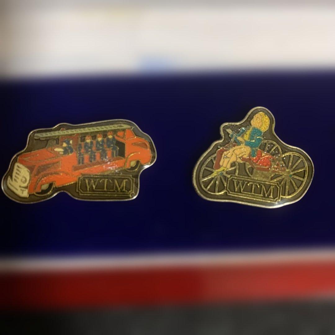 軽井沢ワールドトイミュージアム開館記念ピンバッチセット 2004 年