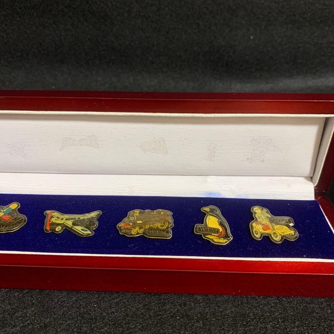 軽井沢ワールドトイミュージアム開館記念ピンバッチセット 2004 年