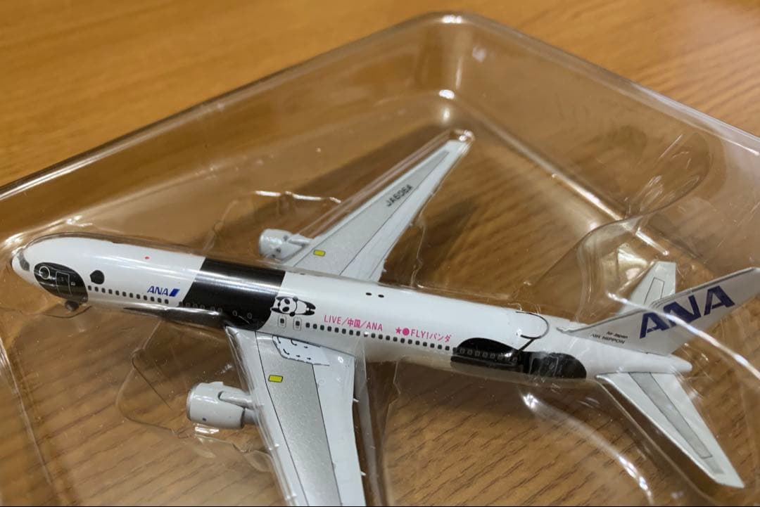 ANA FLY!パンダ フライパンダ 飛行機模型 ボーイング767-300 - メルカリ