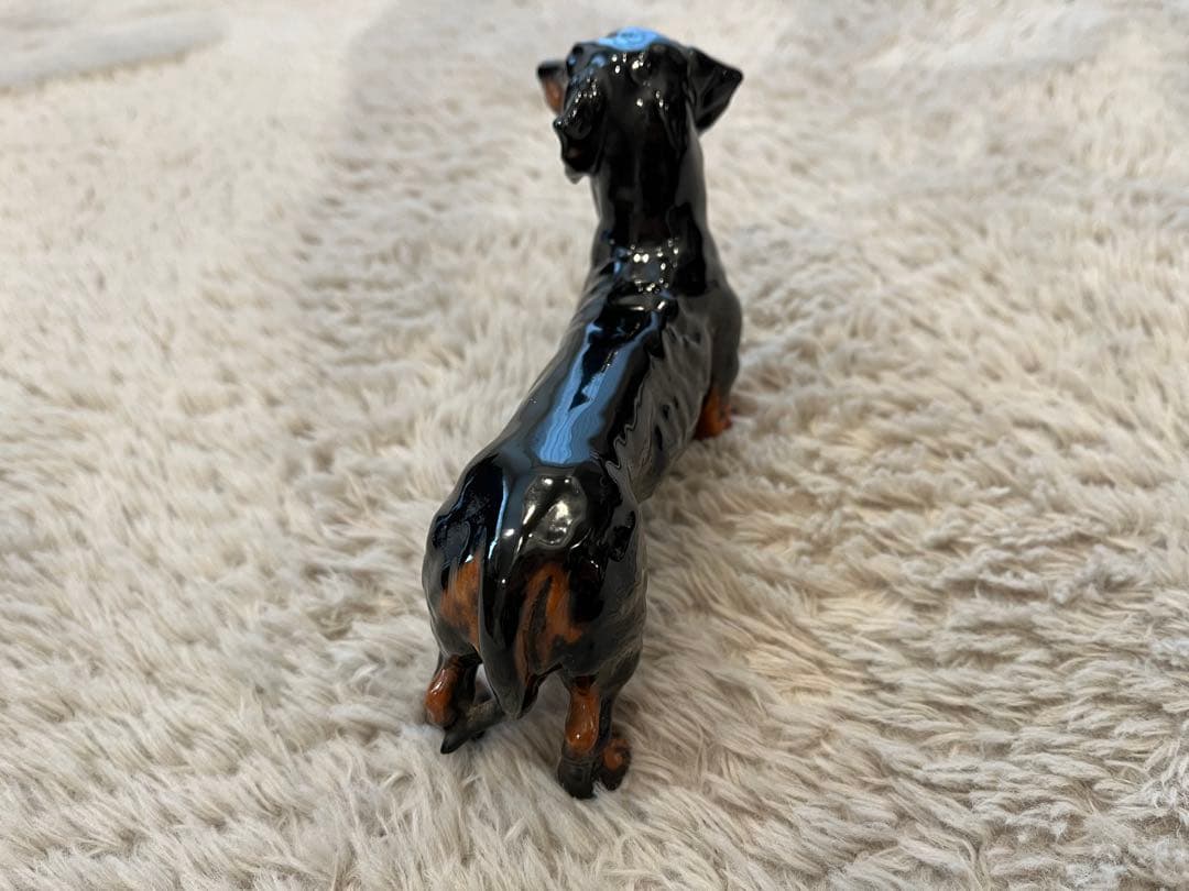   ロイヤルドルトン　ダックスフンド 陶器 置物