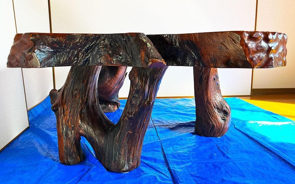 天然木　センターテーブル　銘木　一枚板　ローテーブル　三本足　杢目　高さ46cm