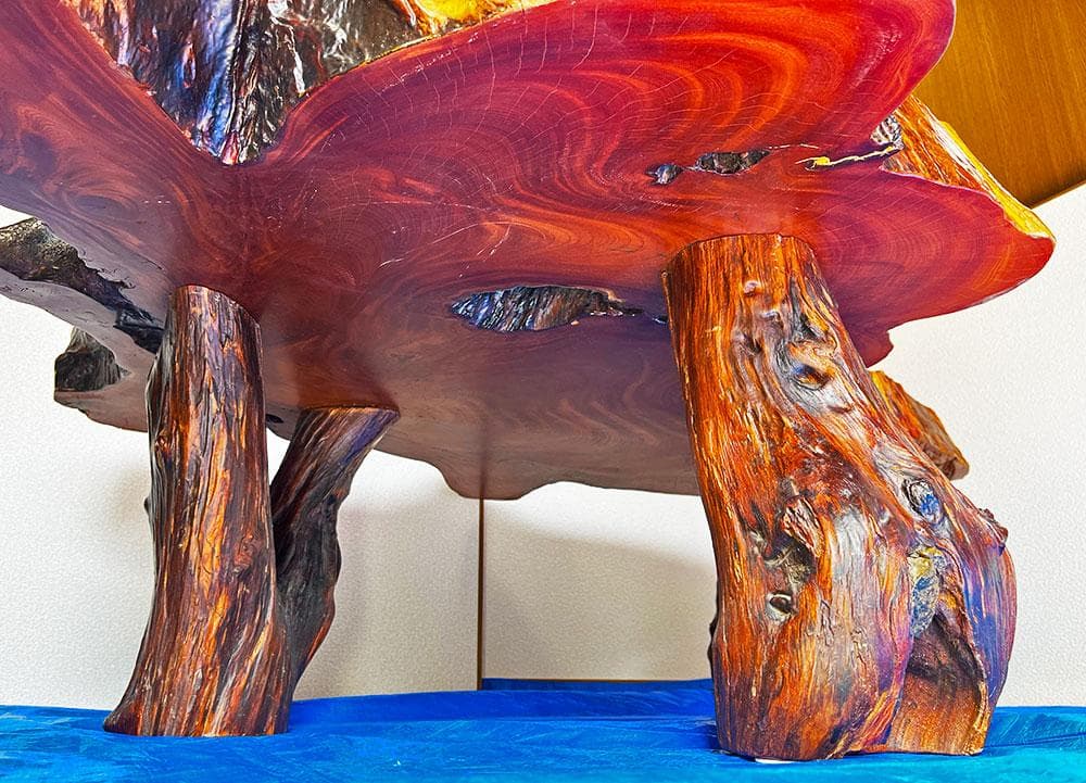 天然木　センターテーブル　銘木　一枚板　ローテーブル　三本足　杢目　高さ46cm