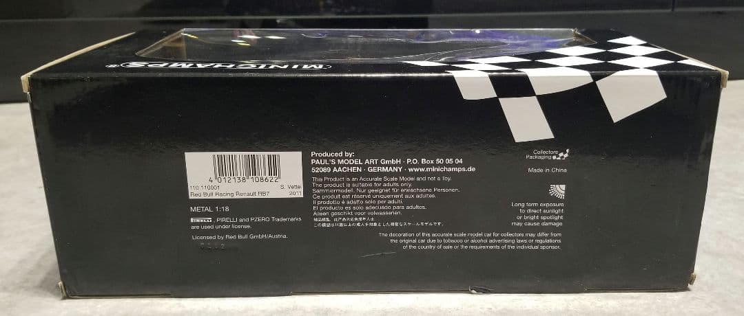【美品】ミニチャンプス1/18 レッドブル RB7 S.ベッテル 2011