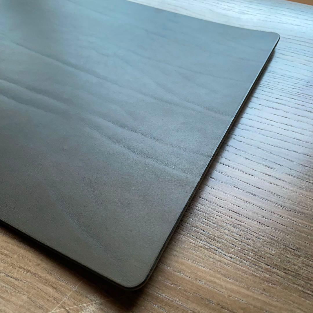 《380mm × 280mm》レザーデスクマット（オリーブ）