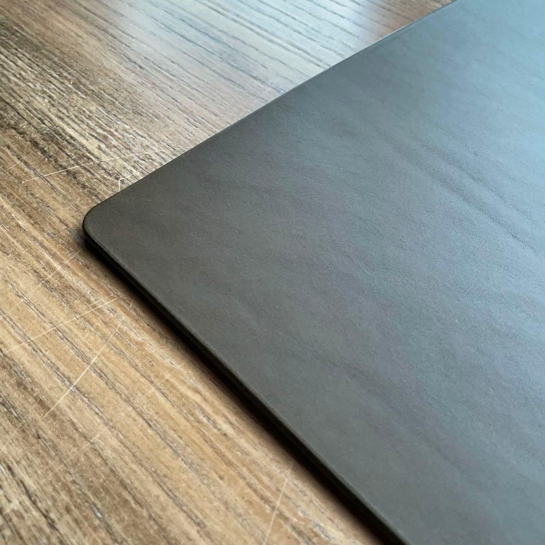 《380mm × 280mm》レザーデスクマット（オリーブ）