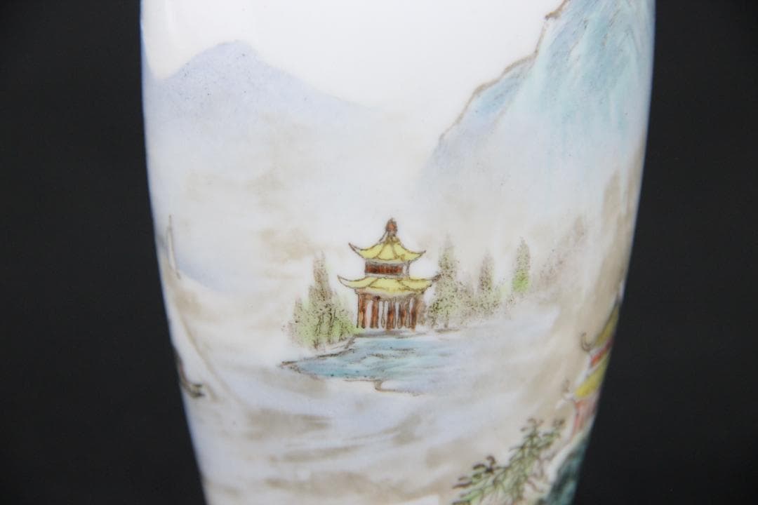 中国 花瓶 薄口 粉彩山水人物 唐物 花生 色絵 陶磁器 景徳鎮 FJ11-4