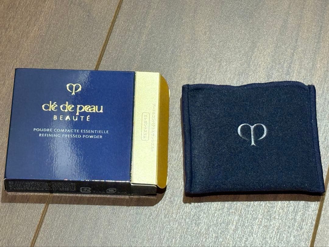 未使用　クレドポーボーテプードルコンパクトエサンシエルn （エレガントスリム）