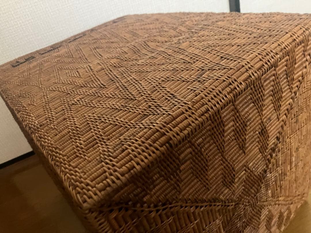 バリのアタ 天然素材の幾何学模様バスケット - メルカリ