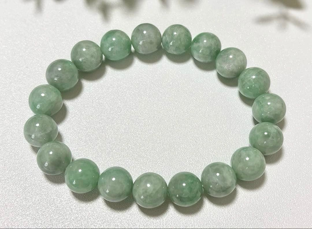 究極品質　超希少幻の色彩　太古から受け継がれし神の守護石　幻の青緑翡翠のブレス