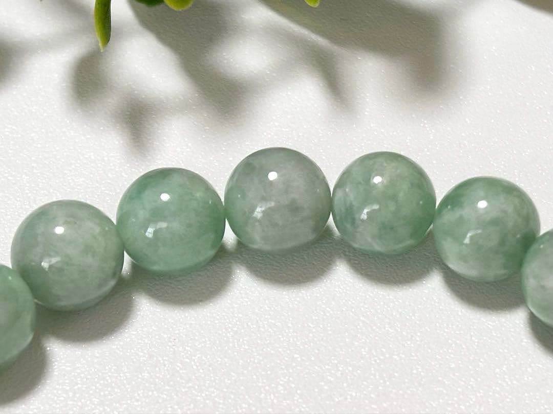 究極品質　超希少幻の色彩　太古から受け継がれし神の守護石　幻の青緑翡翠のブレス