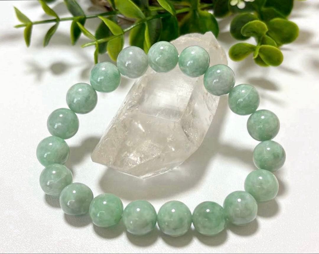 究極品質　超希少幻の色彩　太古から受け継がれし神の守護石　幻の青緑翡翠のブレス