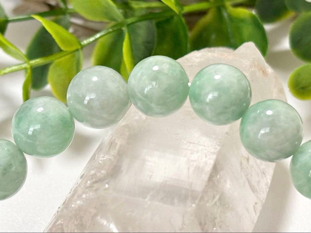 究極品質　超希少幻の色彩　太古から受け継がれし神の守護石　幻の青緑翡翠のブレス