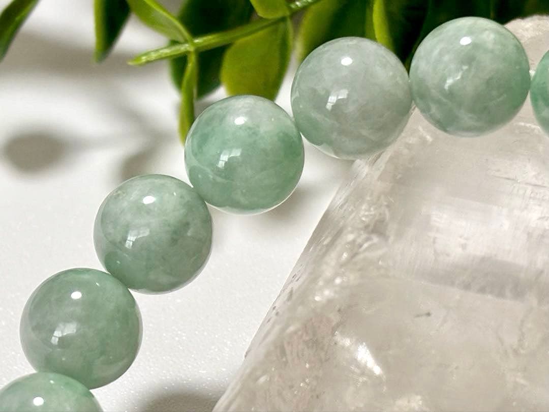 究極品質　超希少幻の色彩　太古から受け継がれし神の守護石　幻の青緑翡翠のブレス