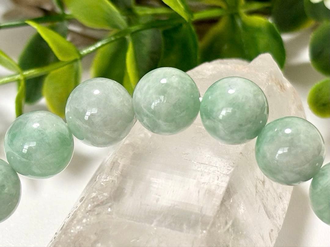 究極品質　超希少幻の色彩　太古から受け継がれし神の守護石　幻の青緑翡翠のブレス