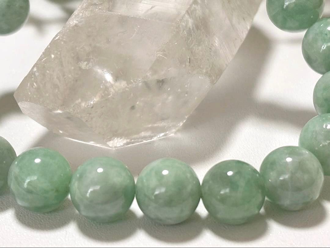 究極品質　超希少幻の色彩　太古から受け継がれし神の守護石　幻の青緑翡翠のブレス