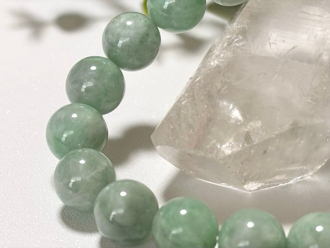 究極品質　超希少幻の色彩　太古から受け継がれし神の守護石　幻の青緑翡翠のブレス