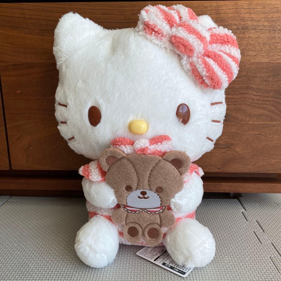 ハローキティ ふわふわパジャマBIGぬいぐるみ - メルカリ