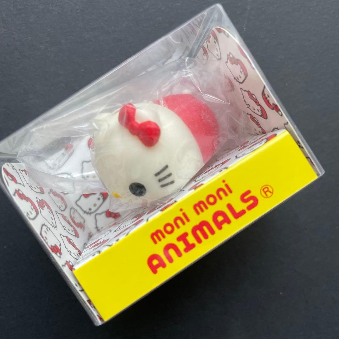 もにまるず　ハローキティ　赤