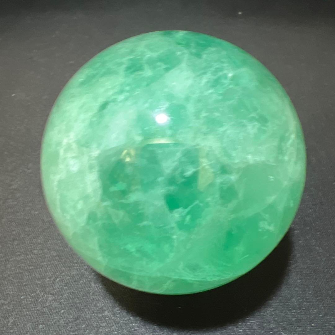 グリーンフローライト スフィア 0.9kg 82mm 丸玉 蛍石 高透明