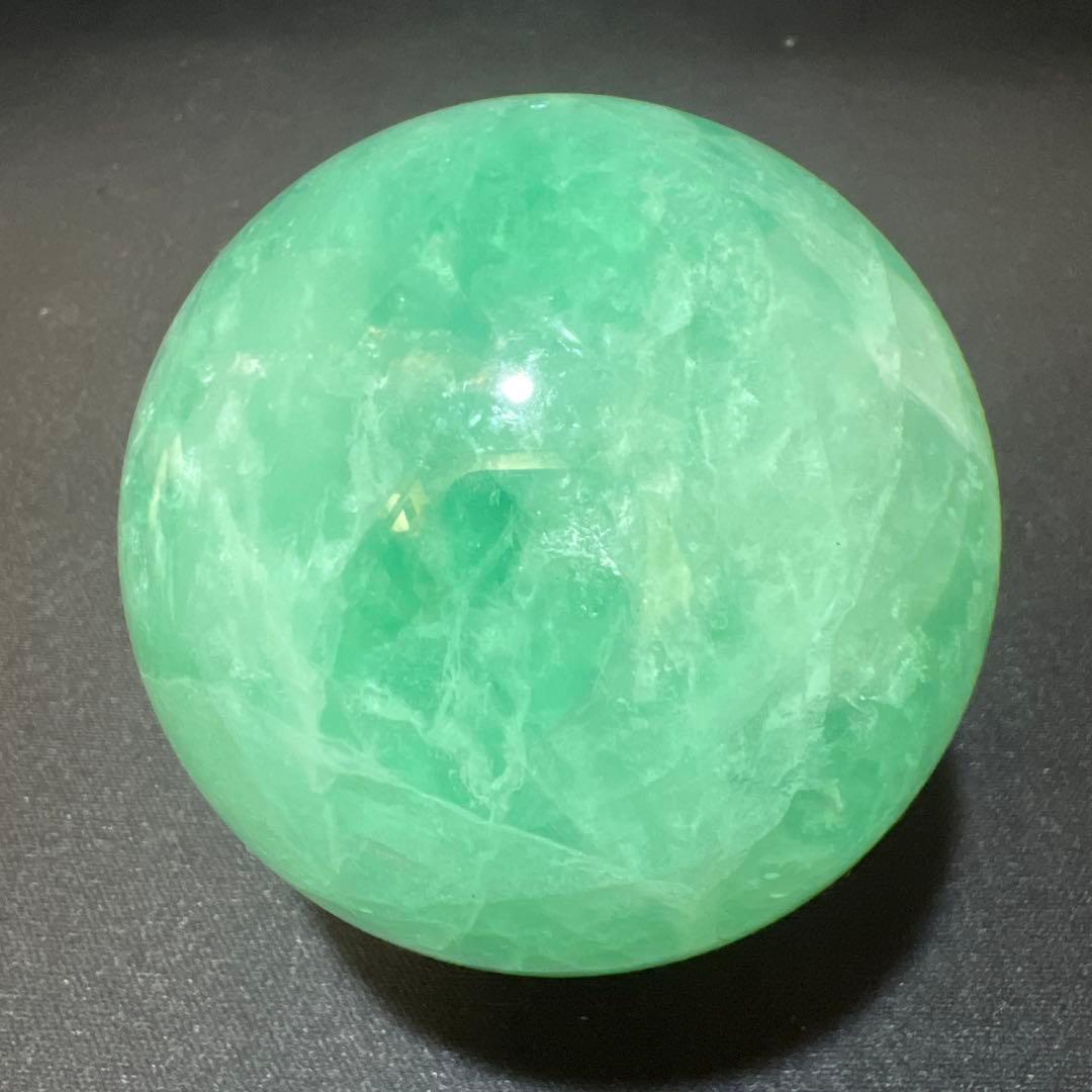 グリーンフローライト スフィア 0.9kg 82mm 丸玉 蛍石 高透明