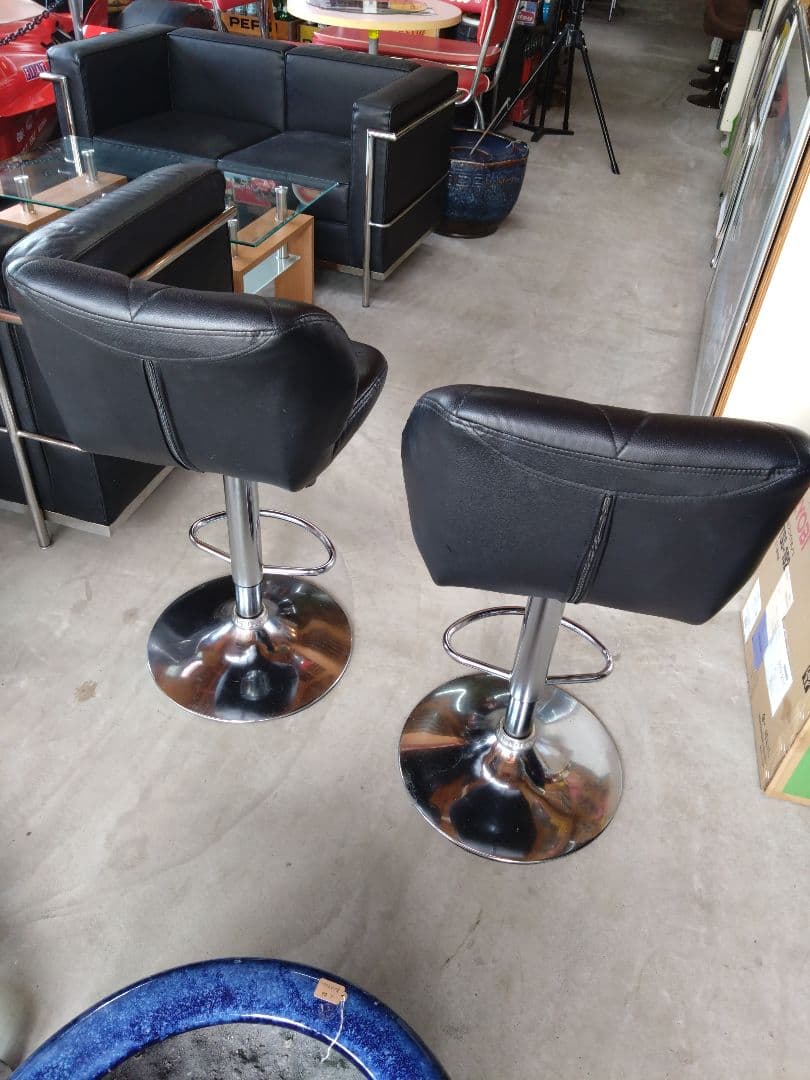 【直接引き取り限定】黒いカウンターチェア　2脚セット