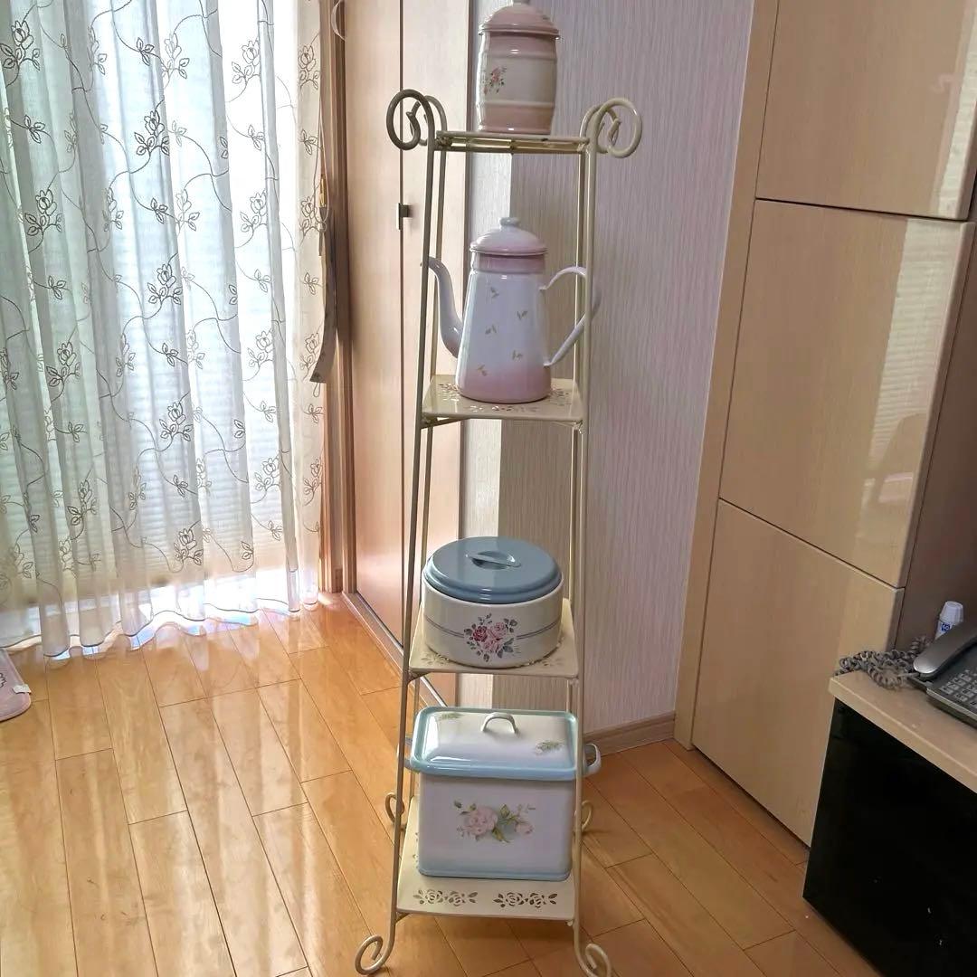 イマン アイアン ローズ 4段シェルフ ラック クリーム色　飾り棚 スタンド