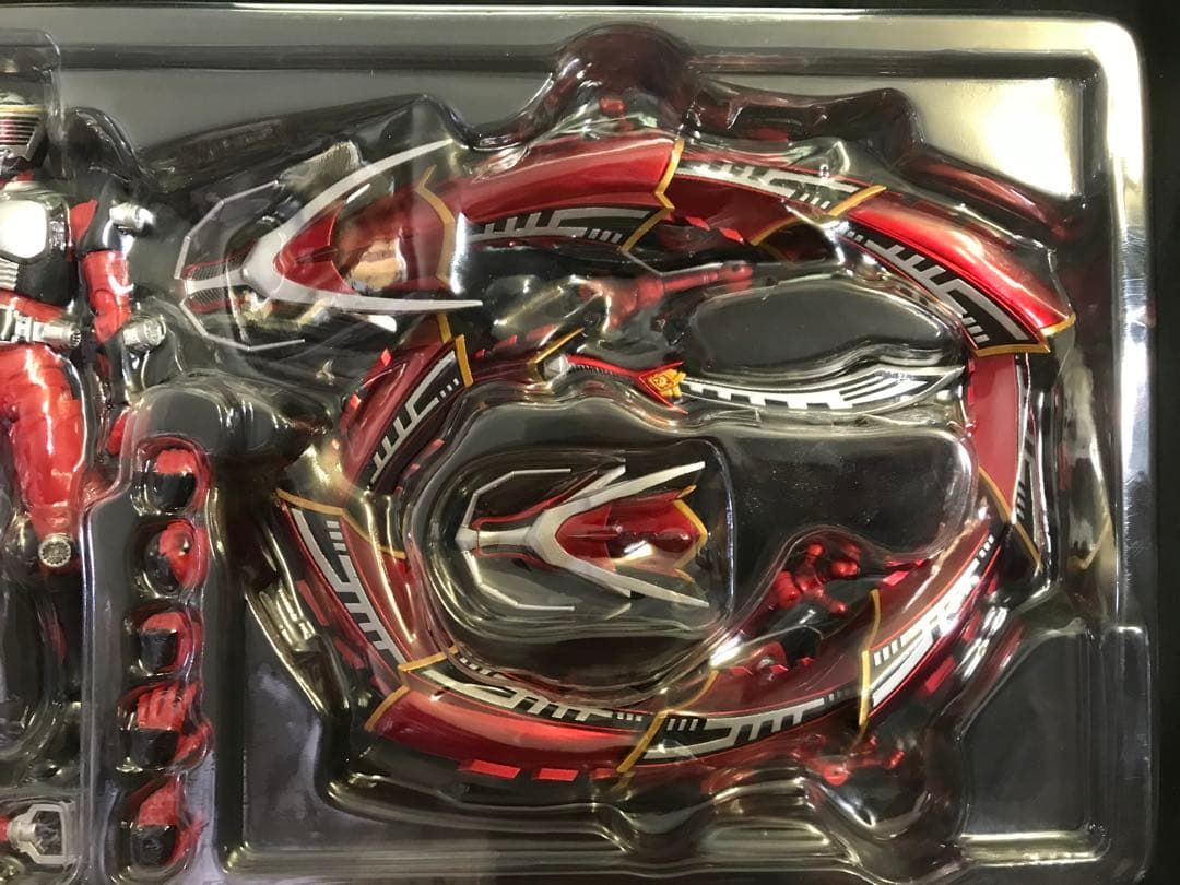 仮面ライダー龍騎　S.H.フィギュアーツ ドラグレッダー付き