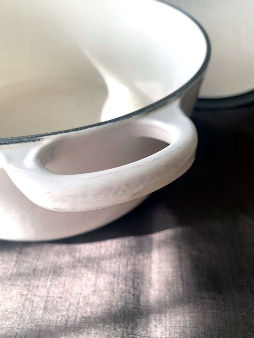 ル・クルーゼ　22㎝　白　フランス製 丁度良い大きさ　時短料理