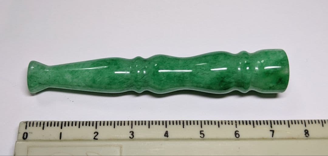 緑色本翡翠オブジェ 約7.5cm