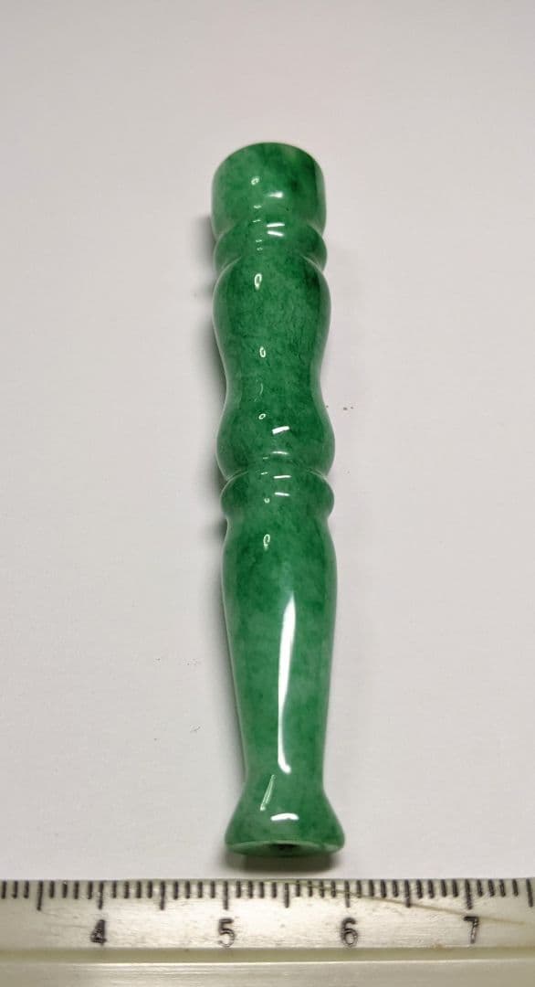 緑色本翡翠オブジェ 約7.5cm