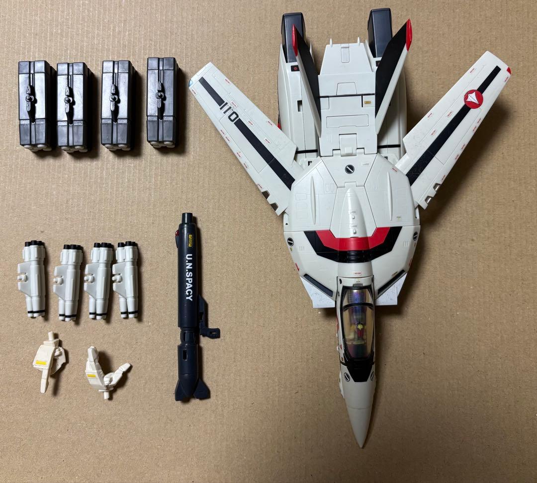 やまと　1/60 完全変形　VF-1A バルキリー 一条機　マクロス