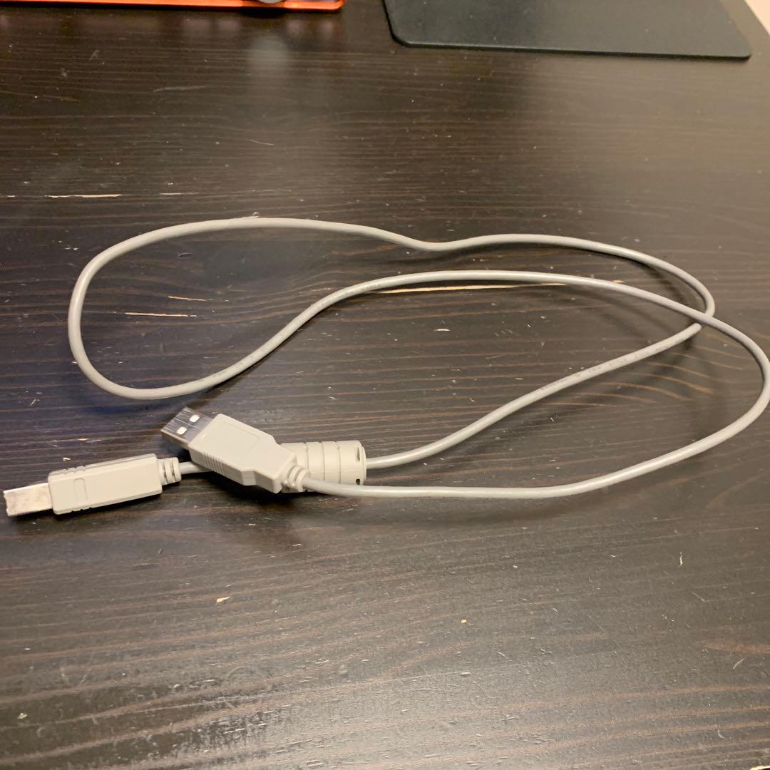 Focusrite Scarlett 2i2 1st gen ケーブル付き