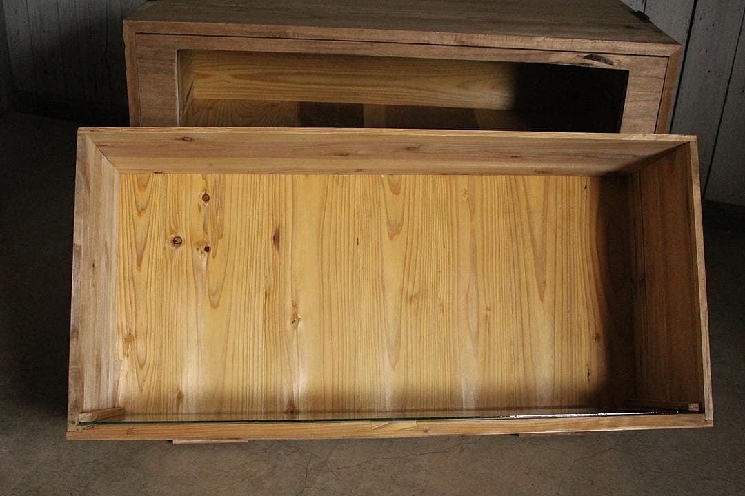 前面ガラスの木製引き出し2段　食器棚　シャツケース　収納棚　古家具