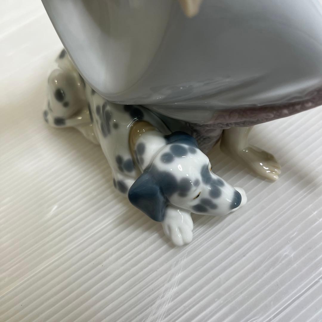 リヤドロ　少女と犬　　大事な電話