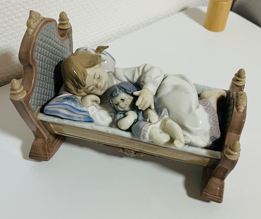 【美品】LLADROリアドロ 『お人形さんと添い寝』05717