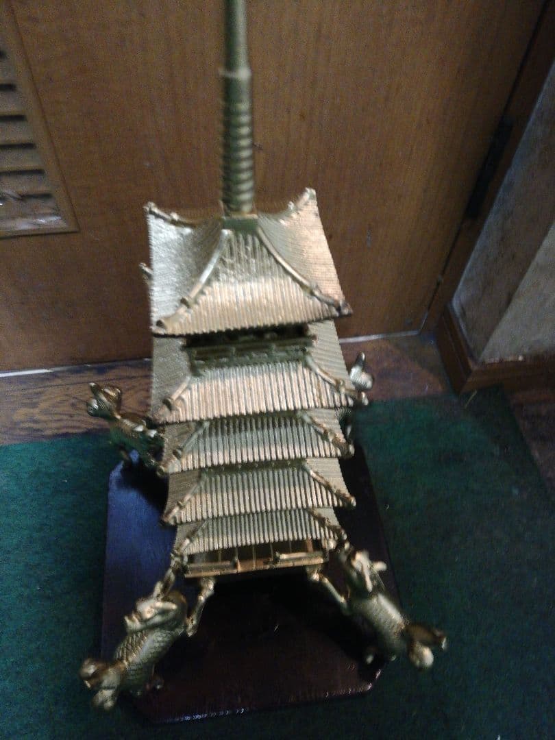 五重塔、金属製、AuP、高さ52cm、架台付き