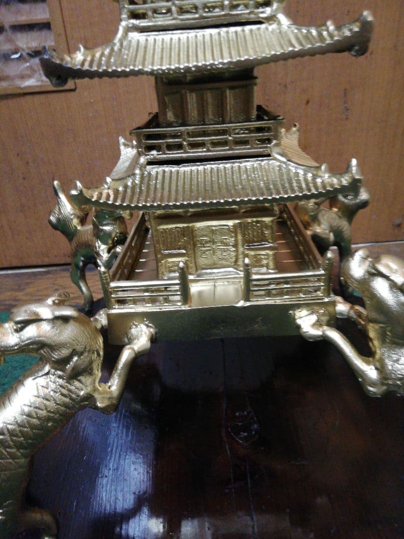 五重塔、金属製、AuP、高さ52cm、架台付き