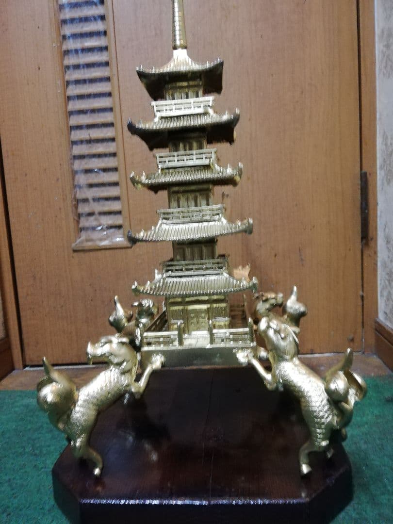 五重塔、金属製、AuP、高さ52cm、架台付き