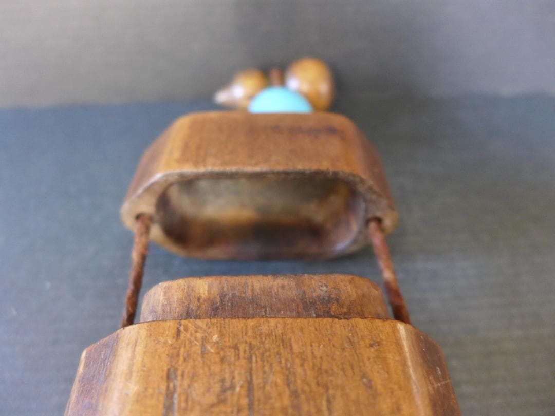 明治大正期頃 一刀彫 刻み煙草入 瓢箪根付・水色ガラス緒締め 提げ物