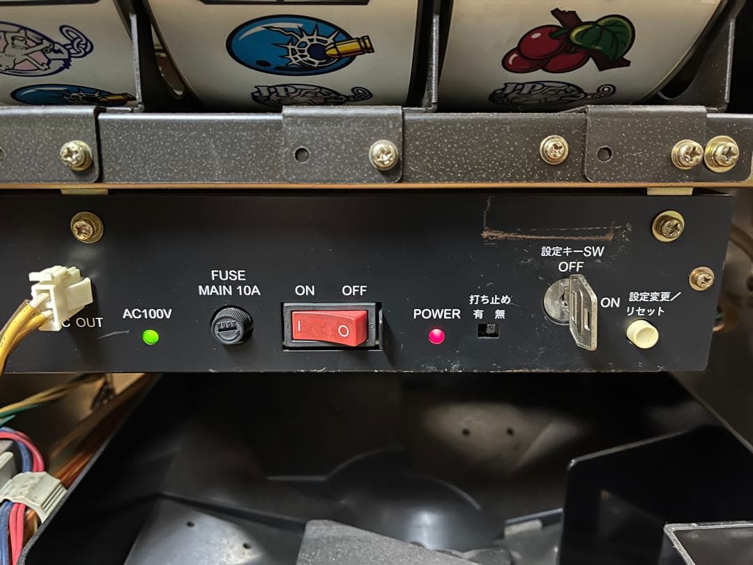 パチスロ実機 ルパン三世 the 3rd 銭形 不二子 コイン不要機 鍵付き