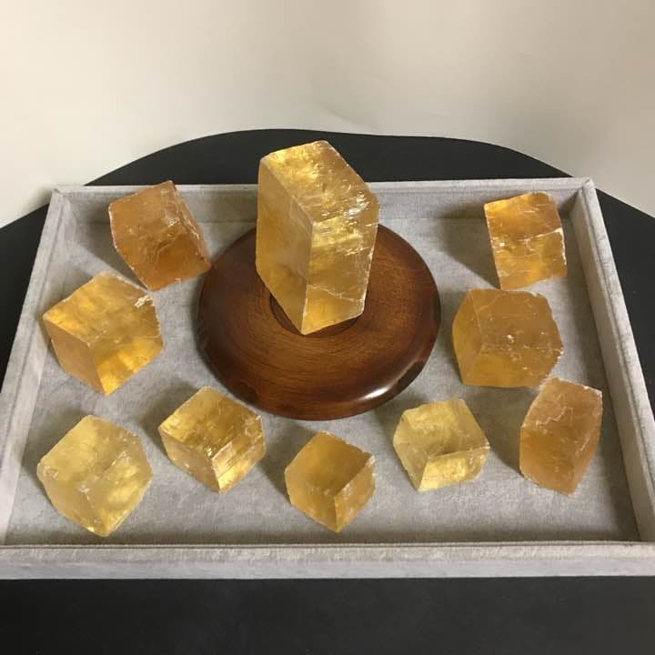 ③★特選♡贈答品★1.5kg超【GIFT♡箱入り10石☆ゴールデンカルサイト】♡