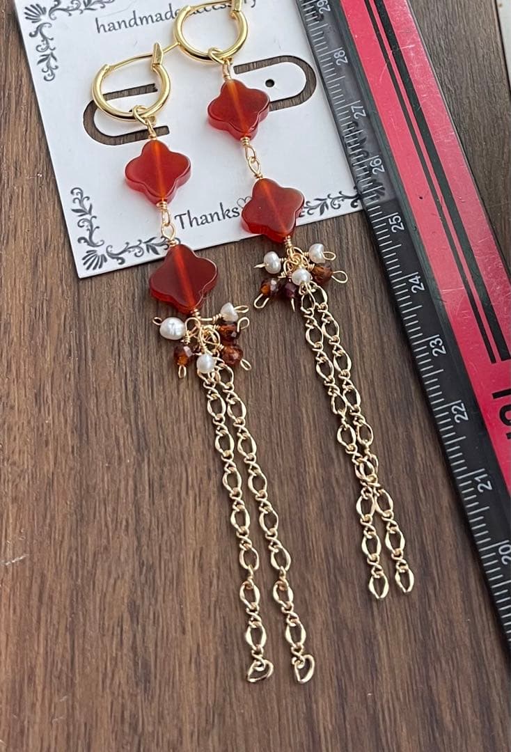 カーネリアンフラワーのロングピアスチャーム☆