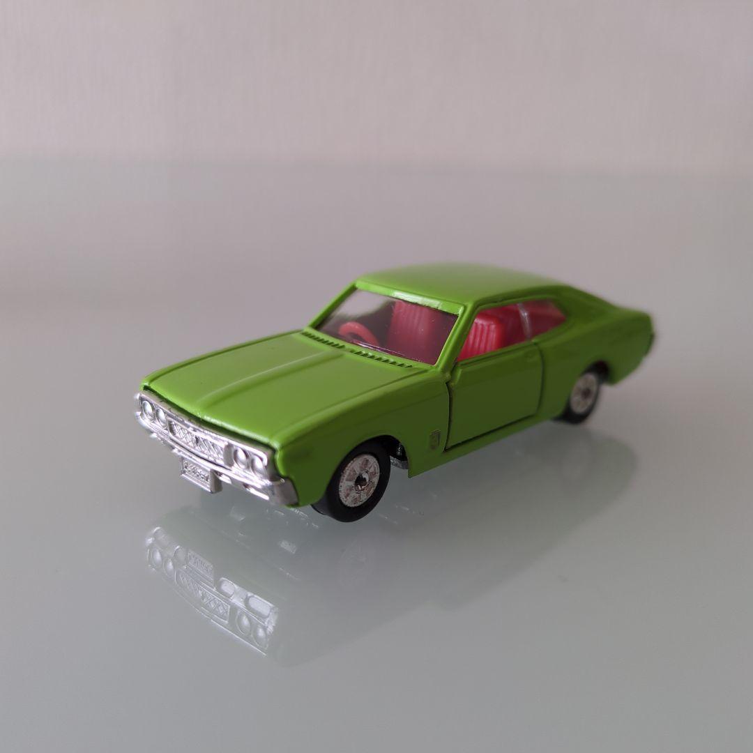 黒箱 トミカ ニッサンローレル2000SGX 色指定箱